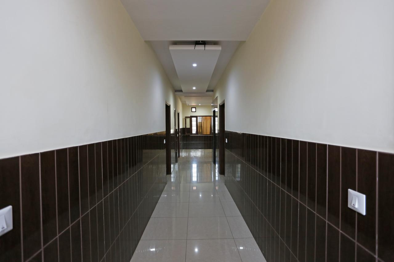 Hotel Vishnu Inn Дехрадун Экстерьер фото