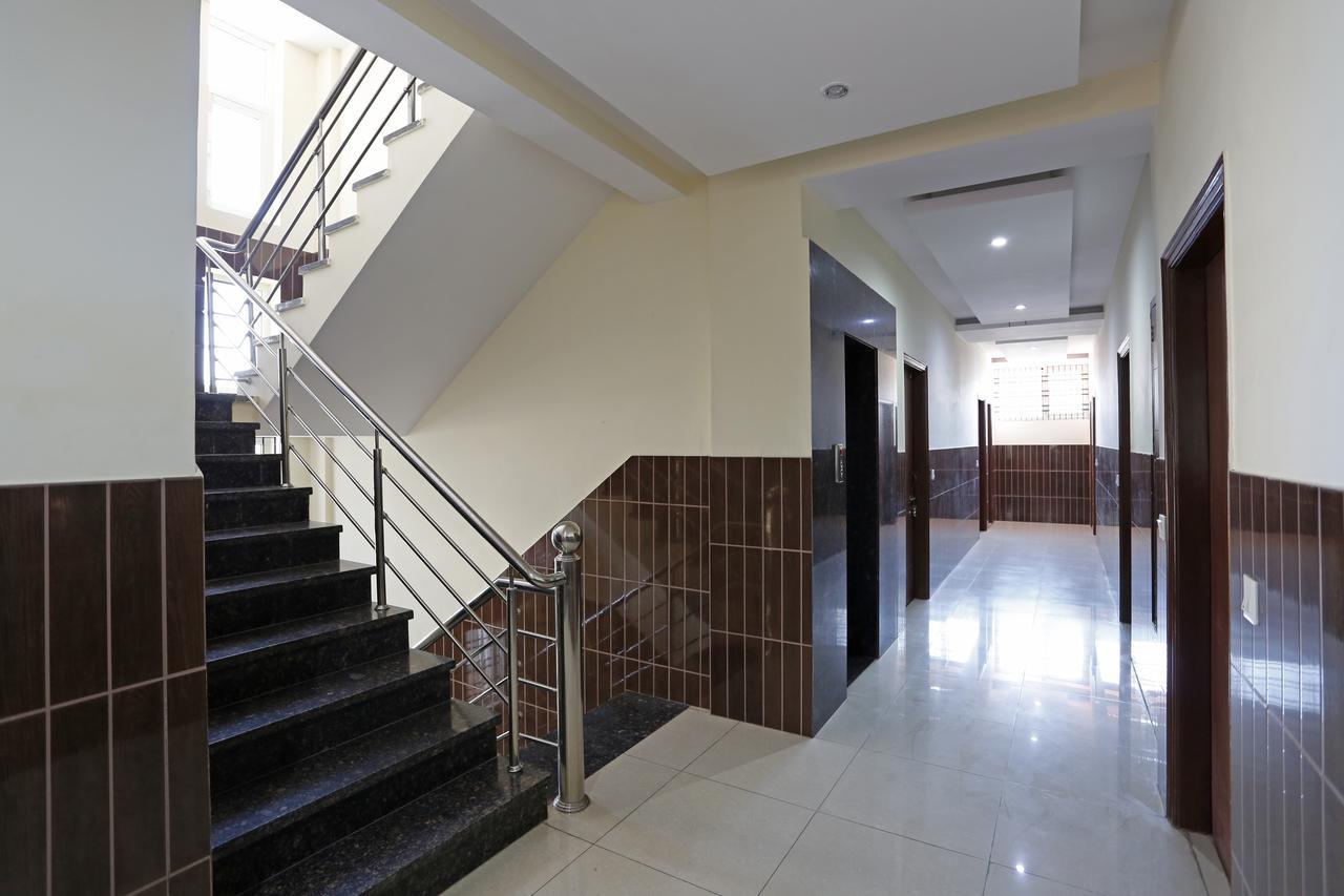 Hotel Vishnu Inn Дехрадун Экстерьер фото