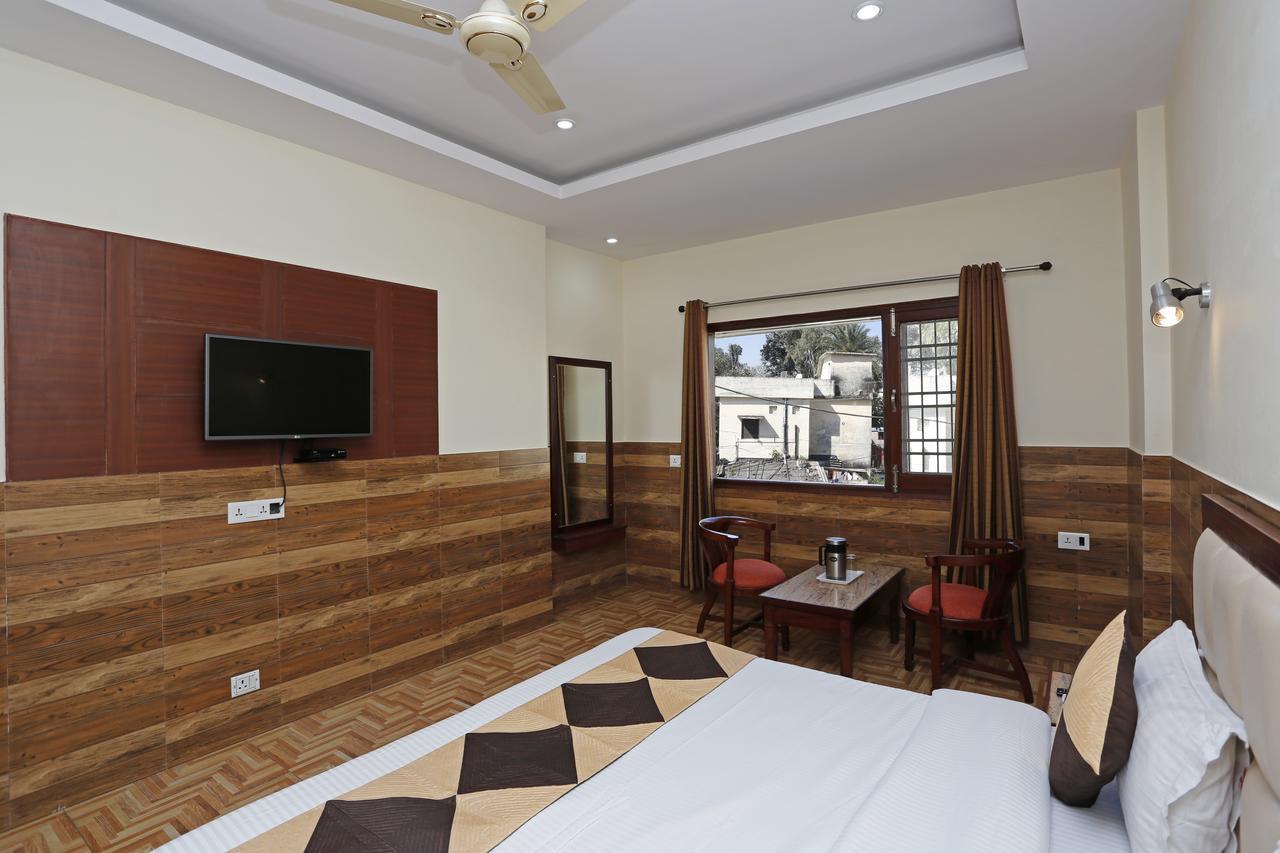 Hotel Vishnu Inn Дехрадун Экстерьер фото