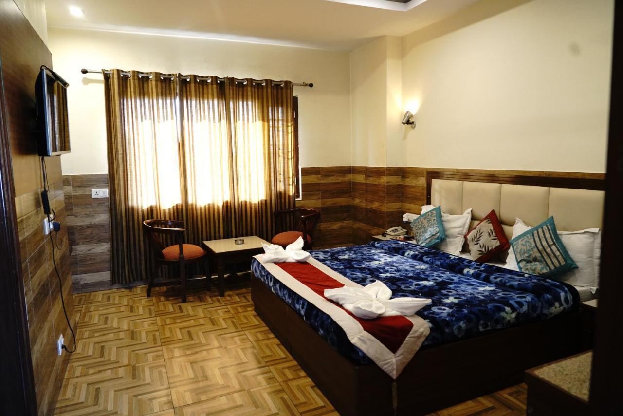 Hotel Vishnu Inn Дехрадун Экстерьер фото