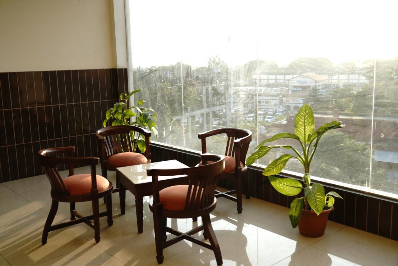 Hotel Vishnu Inn Дехрадун Экстерьер фото