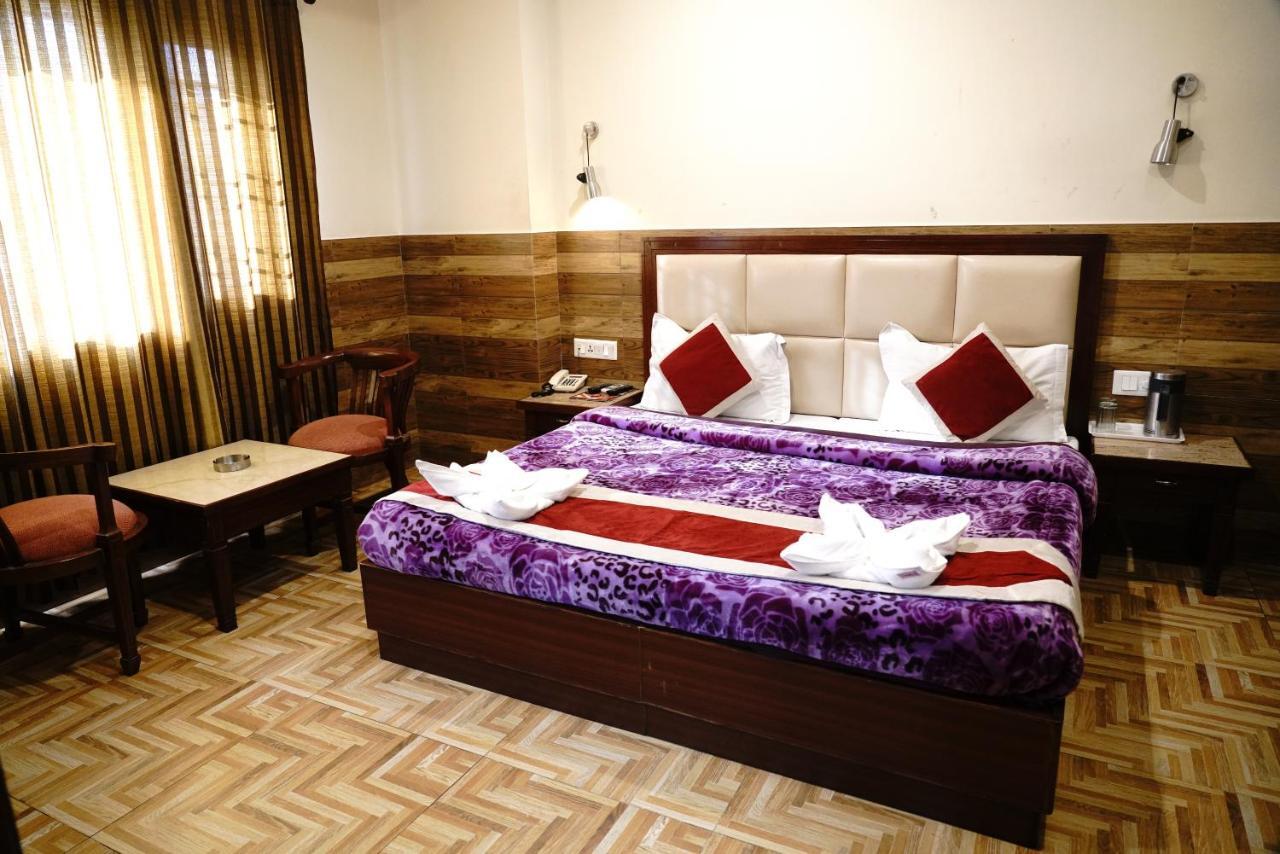 Hotel Vishnu Inn Дехрадун Экстерьер фото